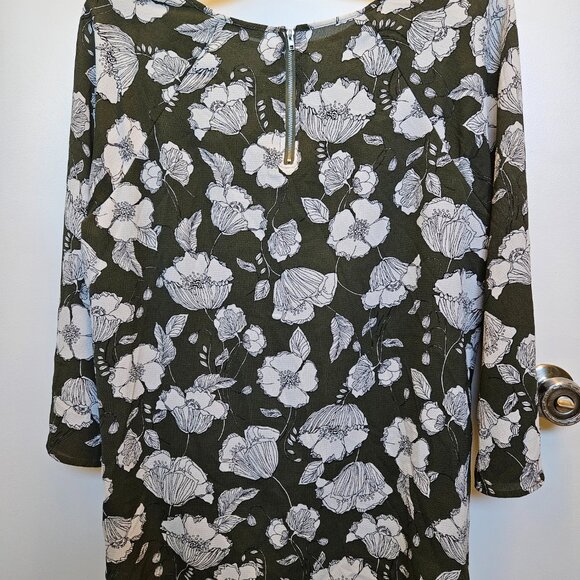 Size XXL PaperMoon Green Floral Blouse - Picture 2 of 5